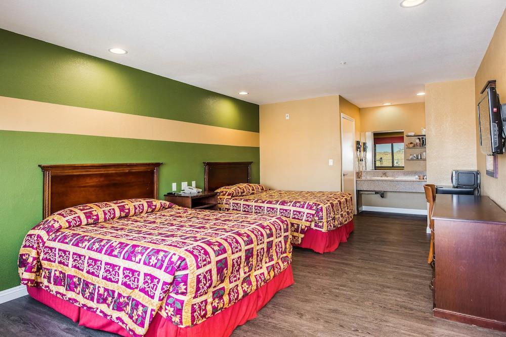 Budget Inn photo 7
