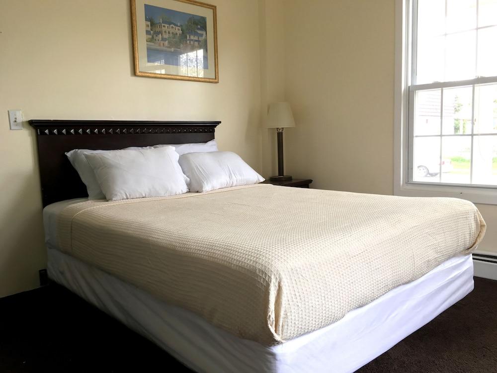 Belmar Inn photo 25