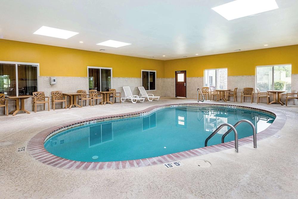 Comfort Suites Leesville near Fort Johnson photo 21