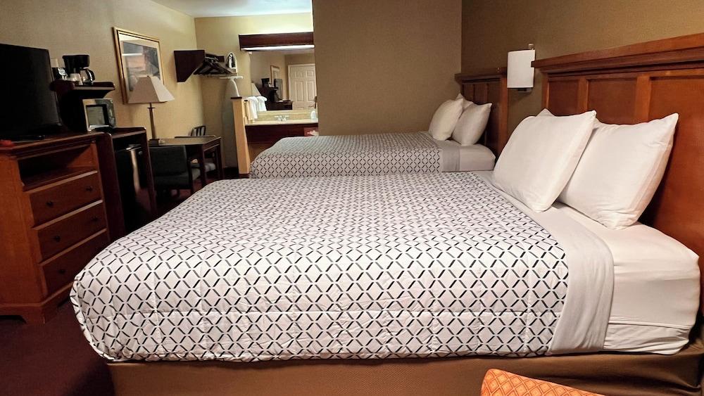 Morgan Inn And Suites photo 42