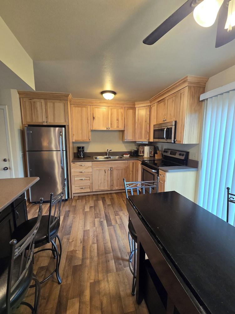 Chateau Rouge Condominiums photo 87