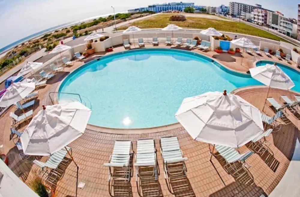 Port Royal Oceanfront Hotel photo 25