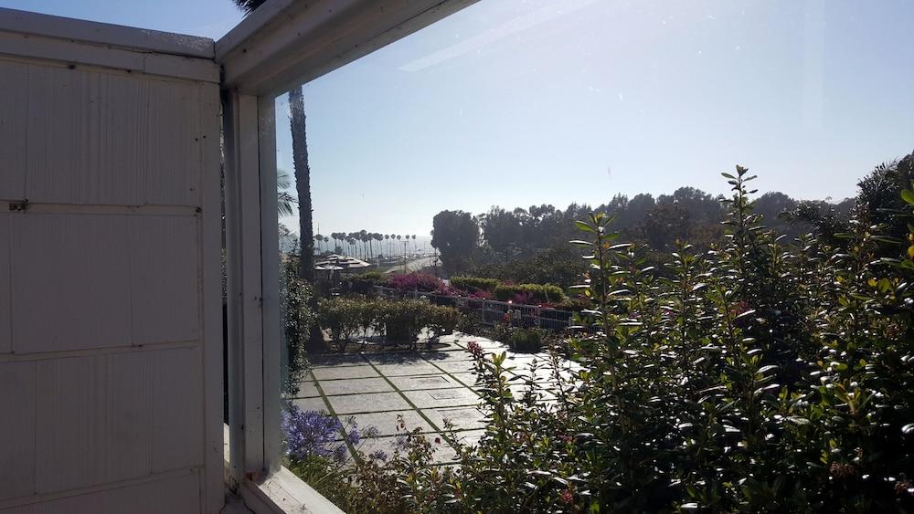 Malibu Country Inn photo 33