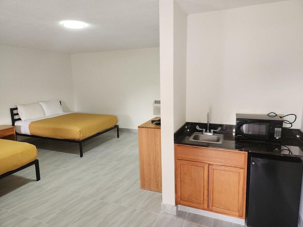 Economy Inn photo 3