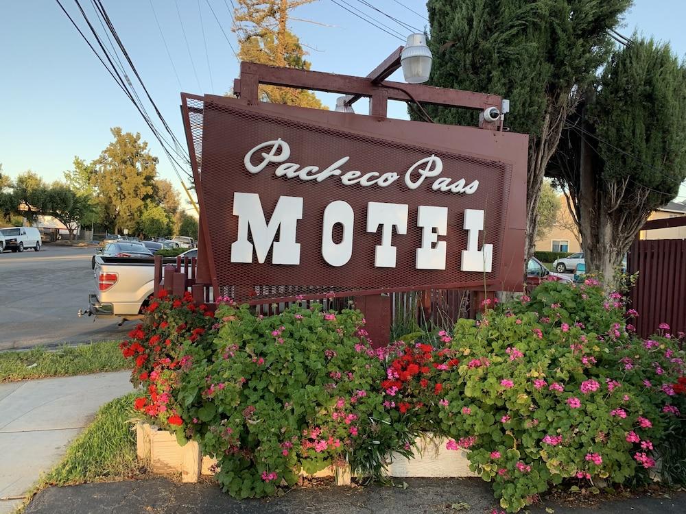 Pacheco Pass Motel photo 1