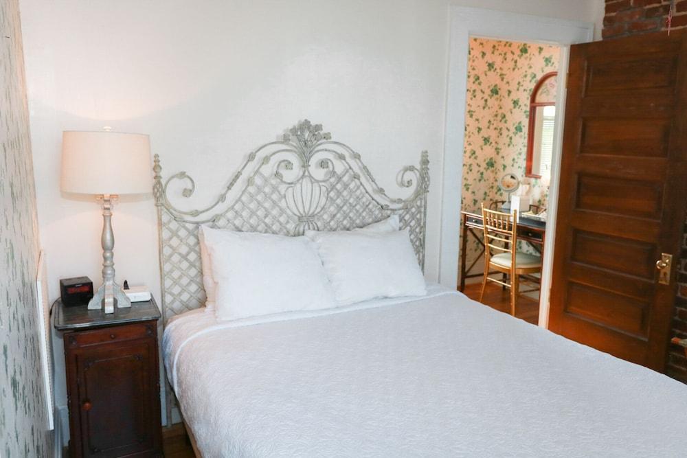The Shaffner Inn photo 97