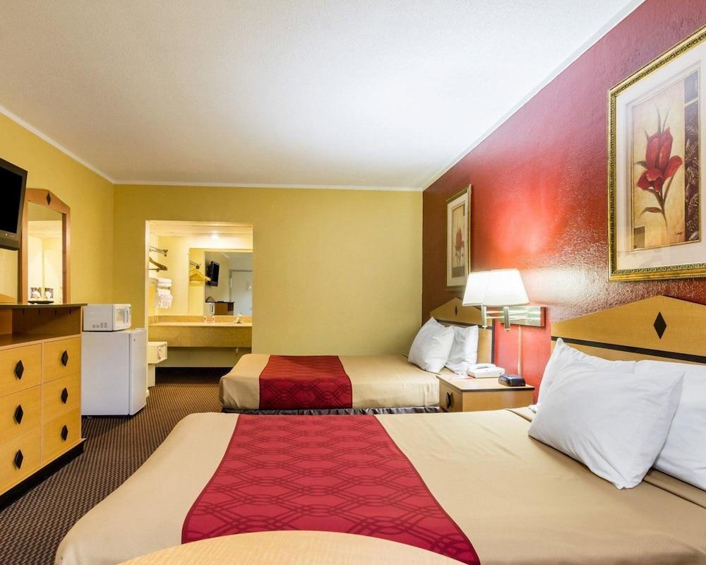 Meadow Acres Inn photo 17