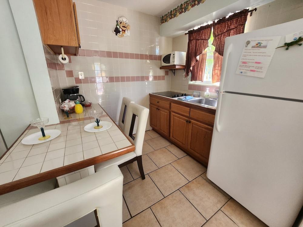 Silver Sands Motel photo 40