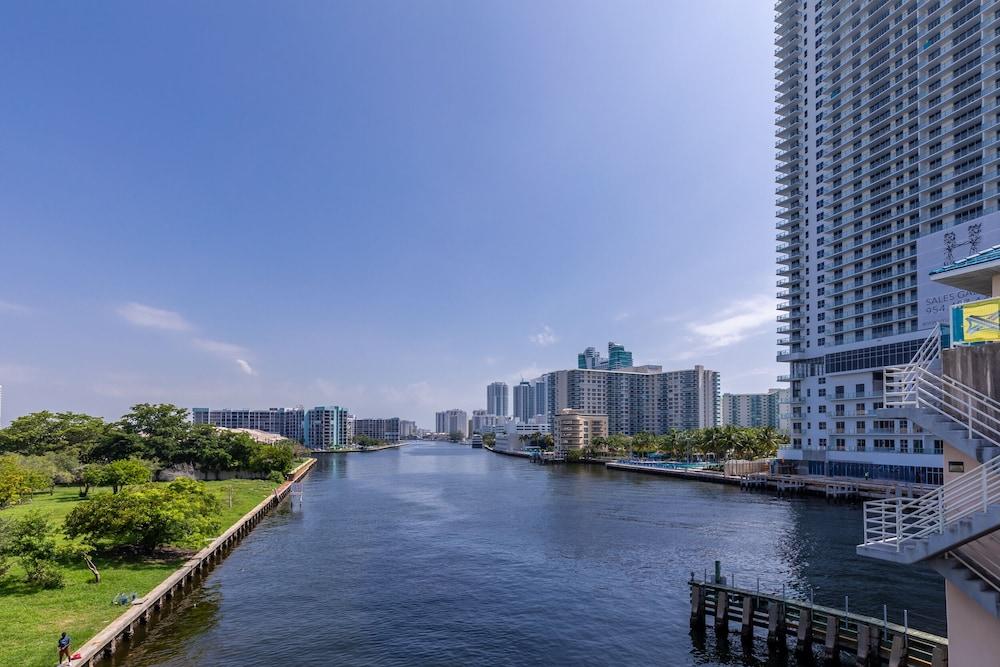 Beachwalk Vacation — hotel in Hallandale Beach