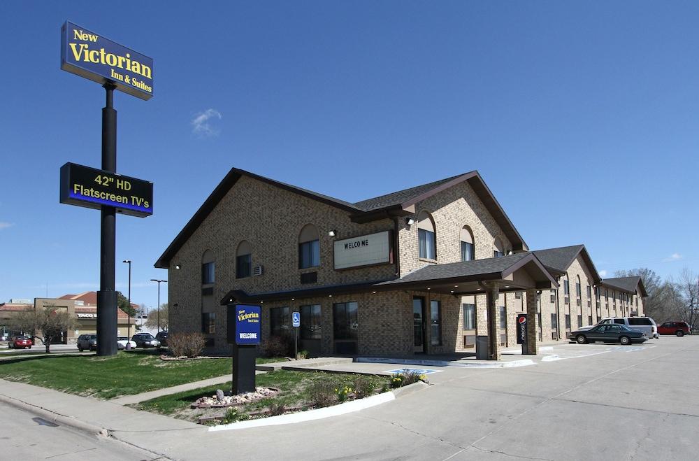 New Victorian Inn and Suites photo 41