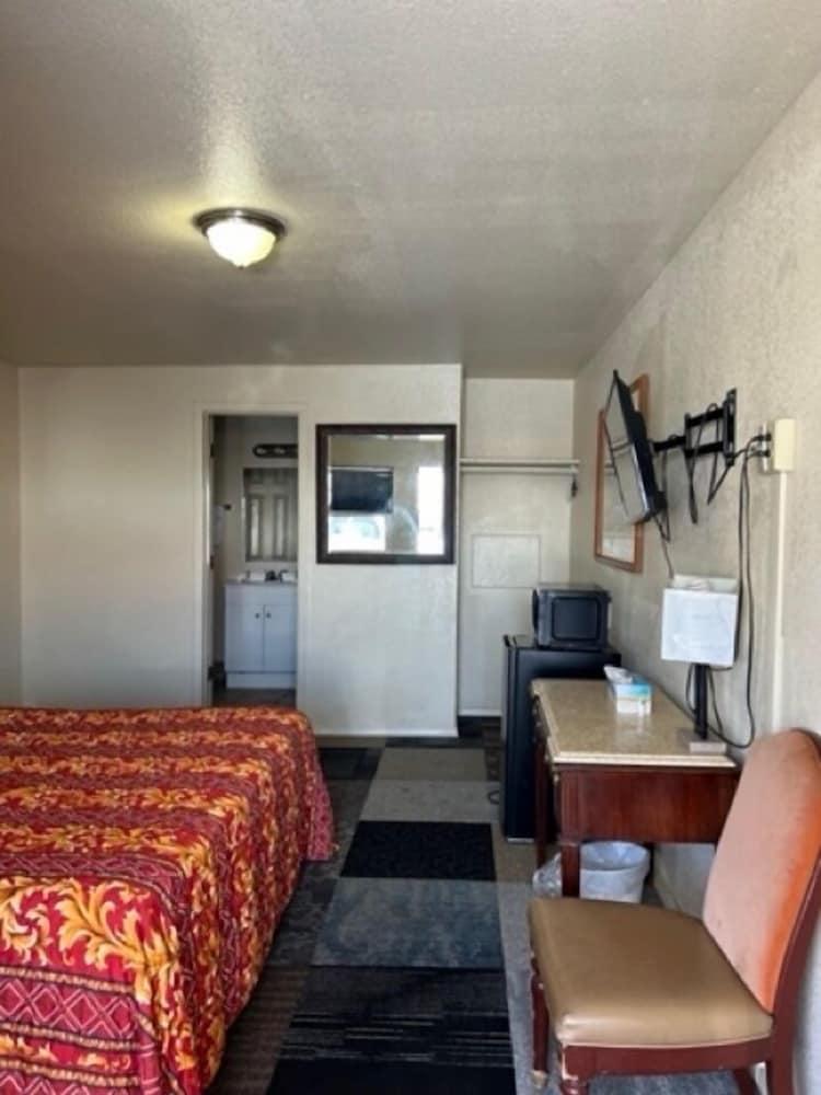 Travelodge by Wyndham Gallup photo 3