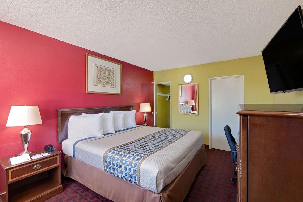 Knights Inn Big Spring photo 2