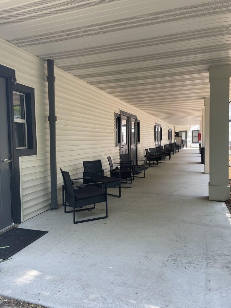 Blue Star Motel photo 28