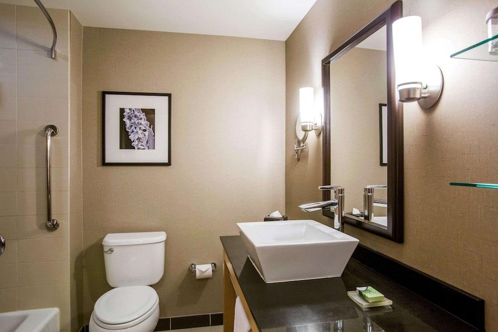 Cambria Hotel Rapid City near Mount Rushmore photo 11