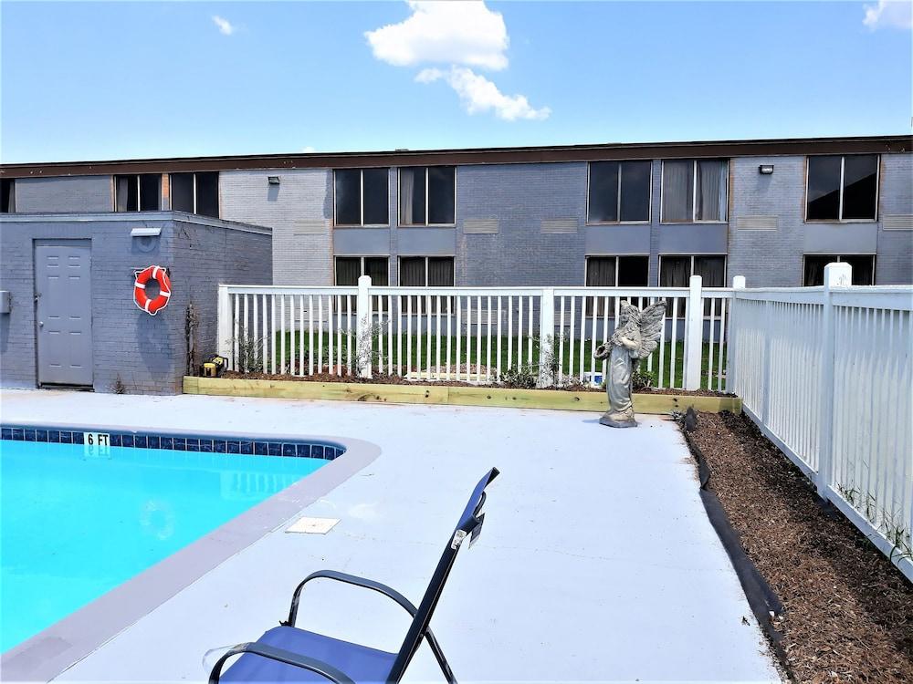 Madison Inn and Suites photo 28