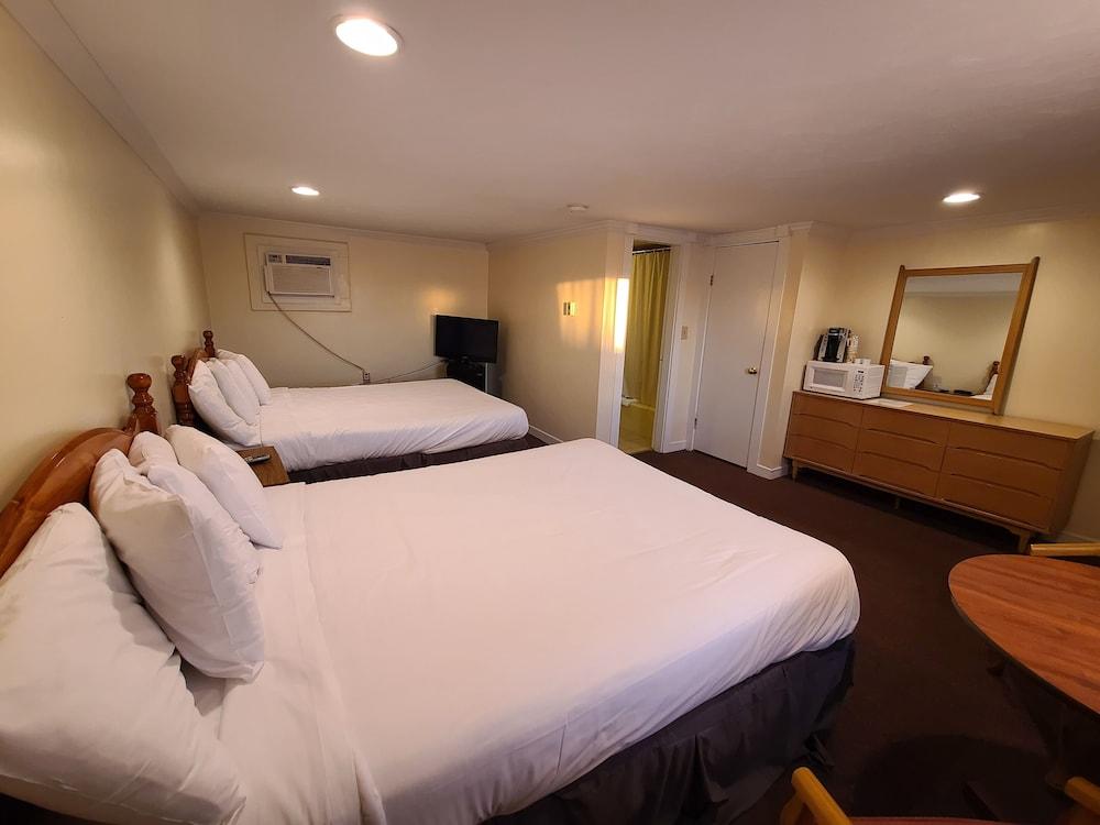 The Tides Motel photo 17