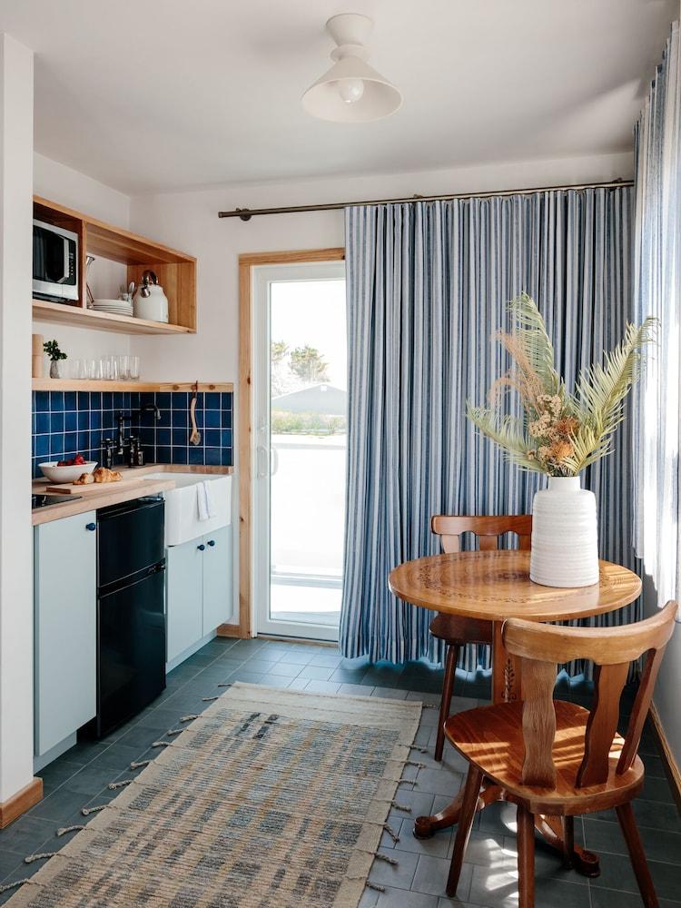 Daunt's Albatross Motel photo 12
