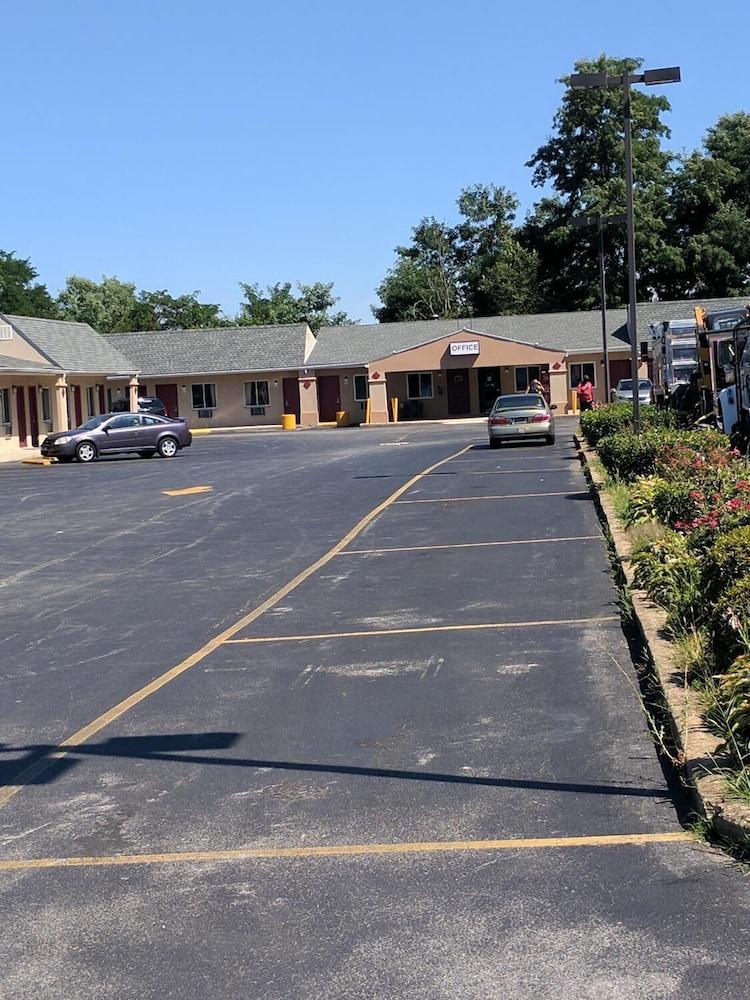 Budget Motor Lodge photo 6