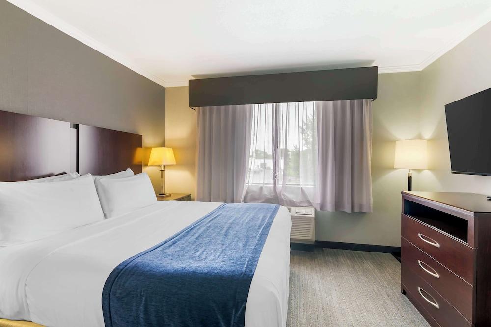 Best Western Plus Olathe Hotel photo 12