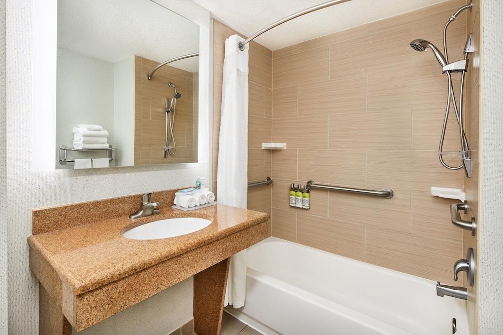 Holiday Inn Express & Suites Jacksonville SE- Med Ctr Area by IHG photo 25