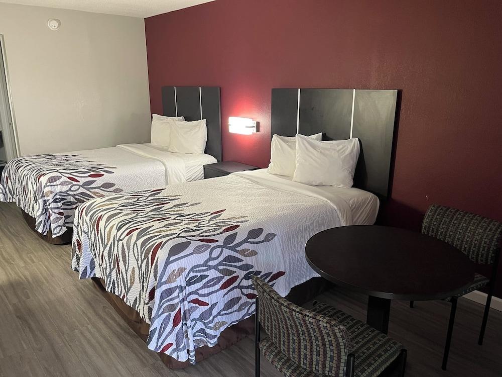 Red Roof Inn Rockingham photo 14