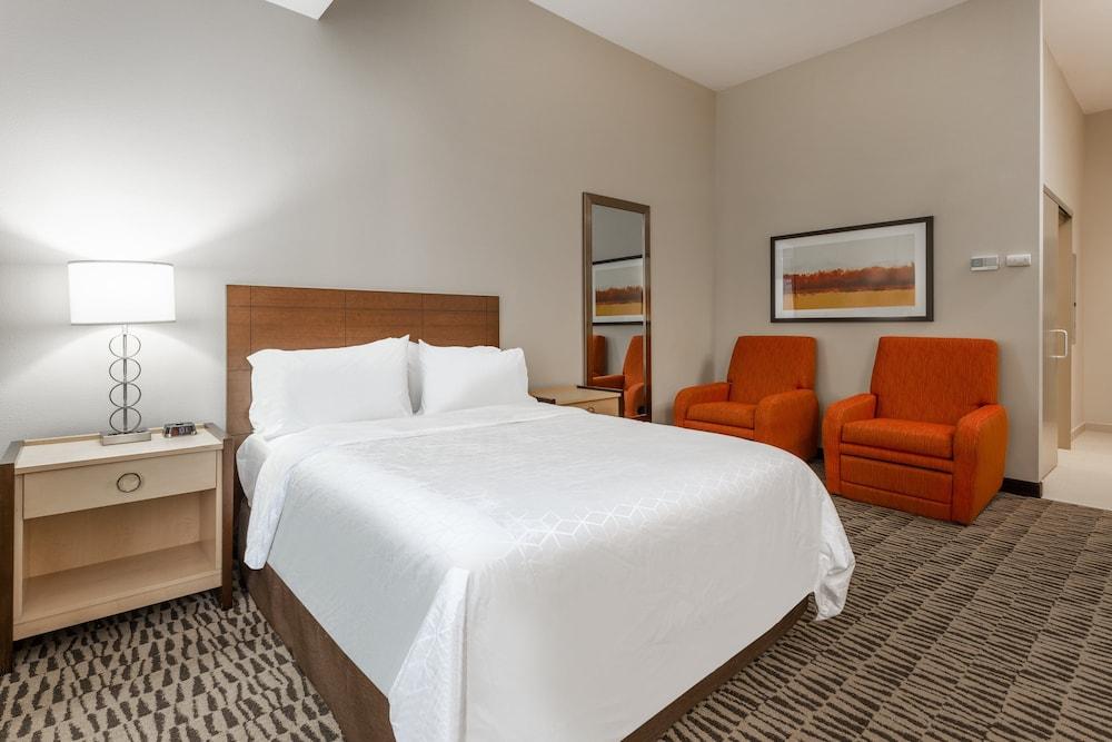 Candlewood Suites Fargo South- Medical Center by IHG photo 10