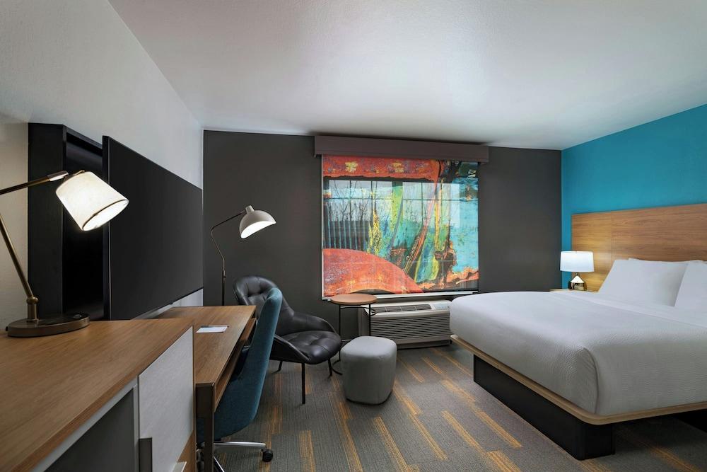 Towneplace Suites By Marriott photo 3