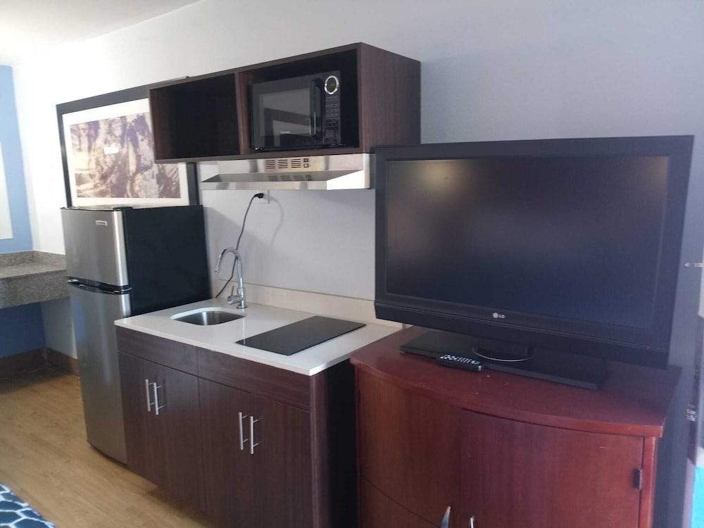 Budget Inn Alexandria photo 6