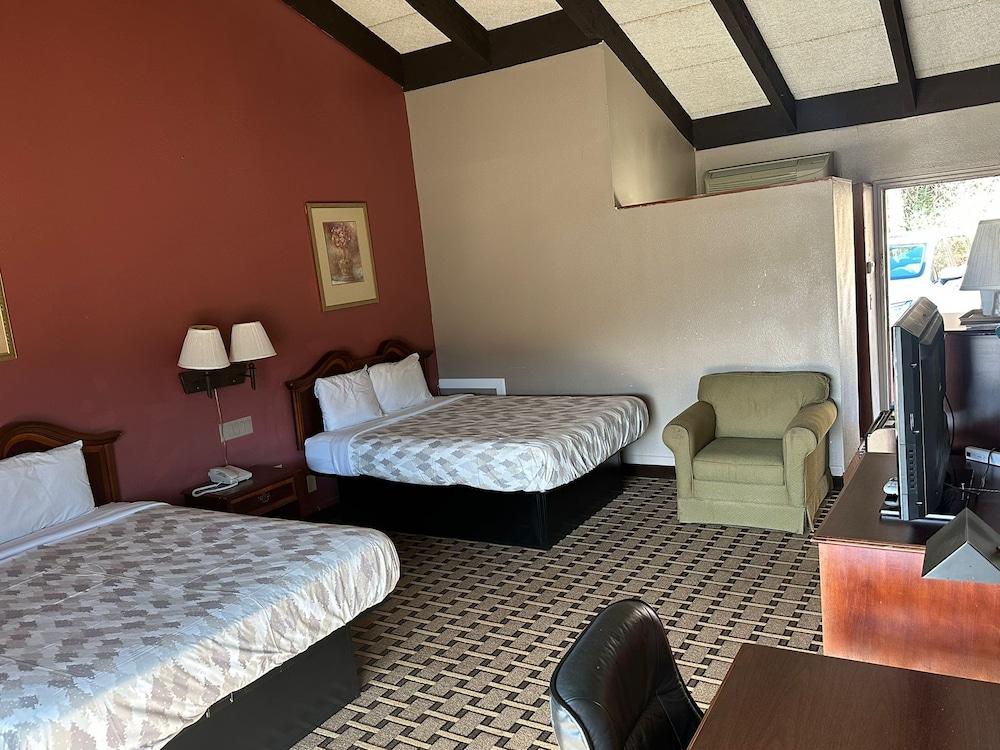 Americas Best Value Inn Franklin photo 11