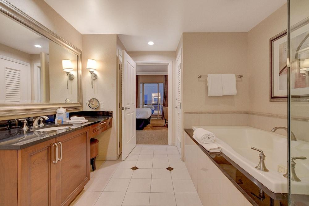 Incredible Suite at Signature Resort photo 22