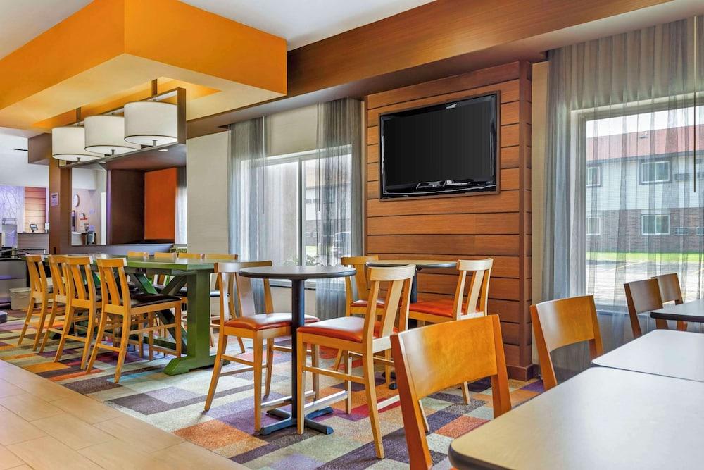 Comfort Inn & Suites Green Bay Stadium Area photo 28
