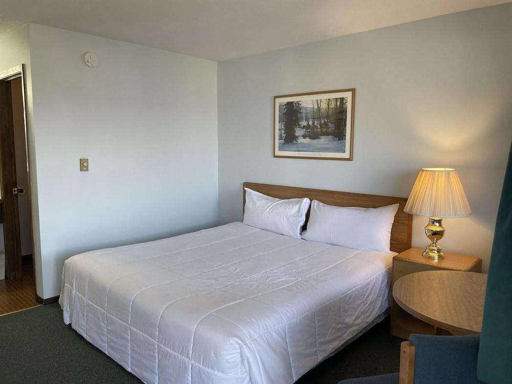 Sunset Motel photo 39