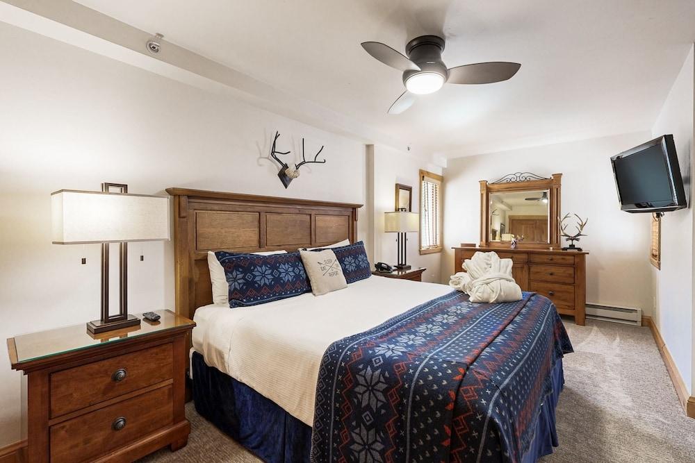 Lion Square Lodge photo 18