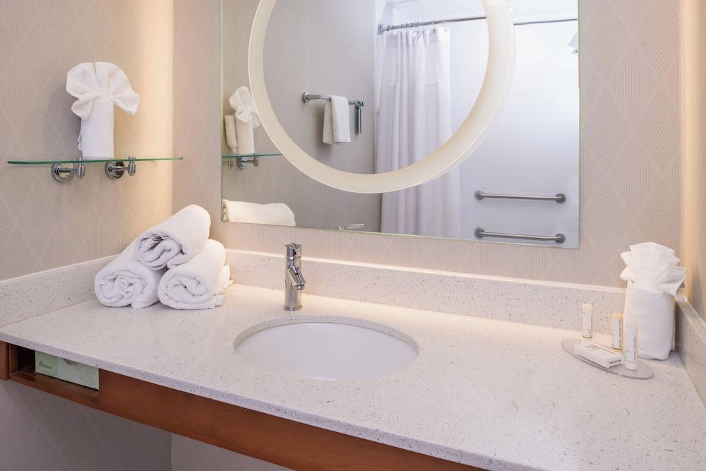 SpringHill Suites Huntsville Downtown photo 13