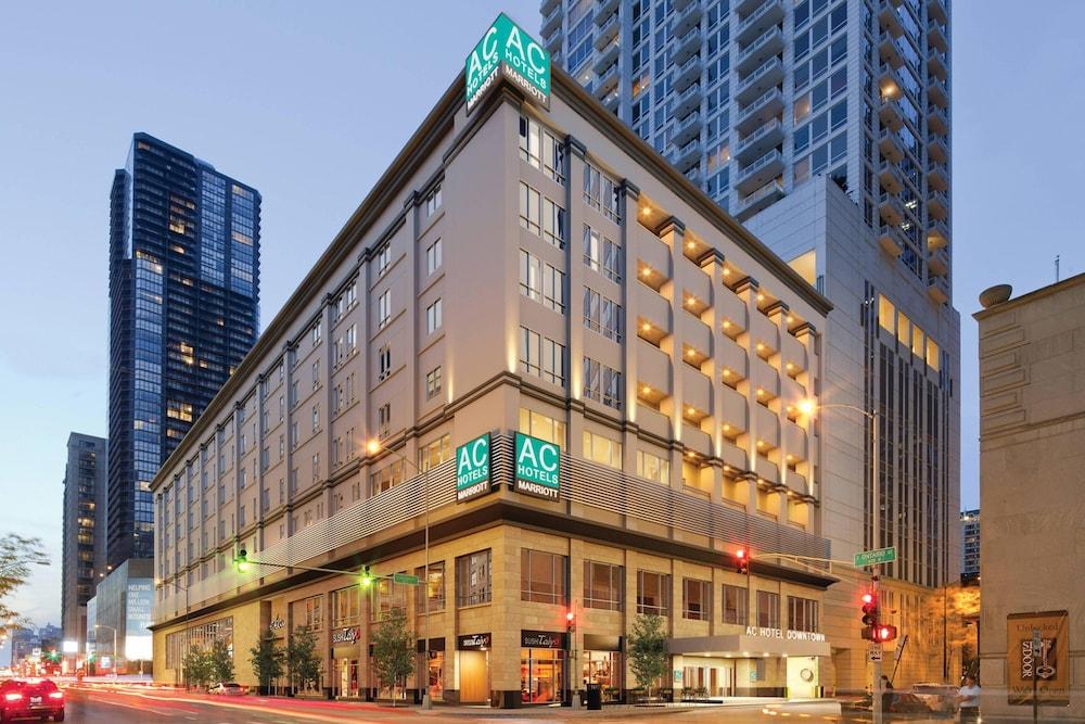 AC Hotels by Marriott Chicago Downtown photo 1