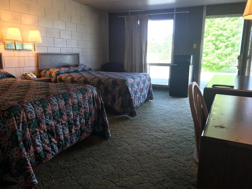 Budget Lakeview Inn photo 8