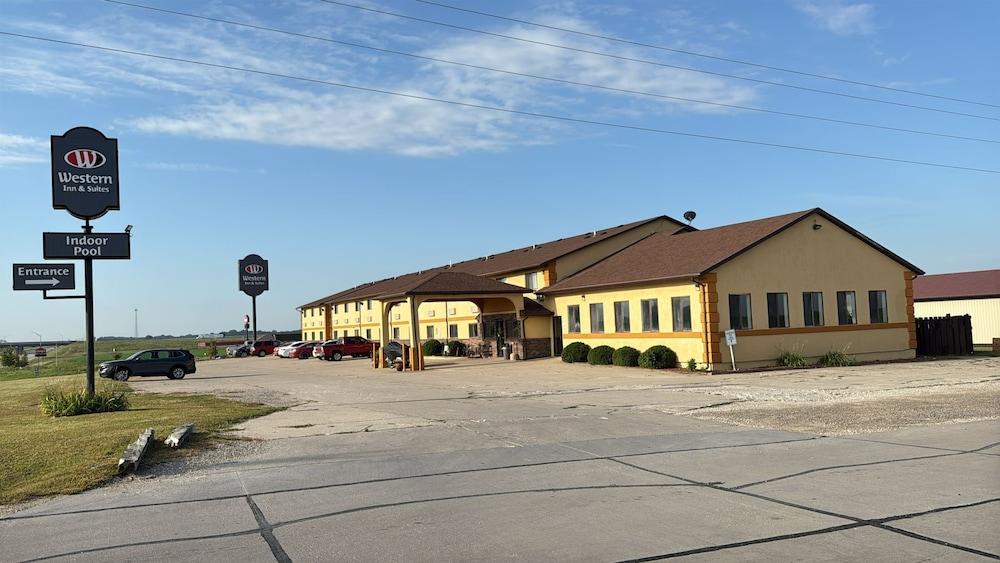 Western Inn & Suites photo 6