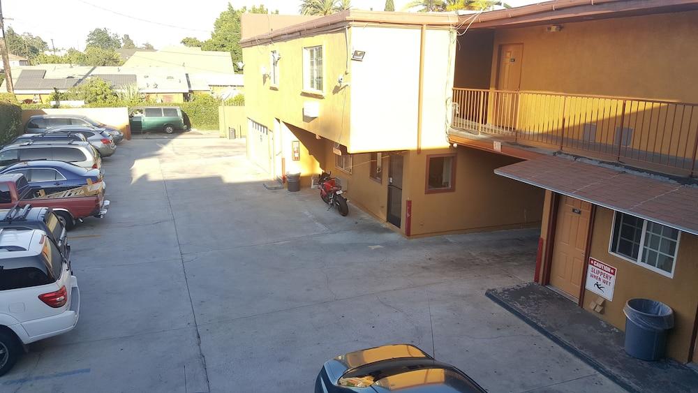 Central Inn Motel on 41 Street photo 24