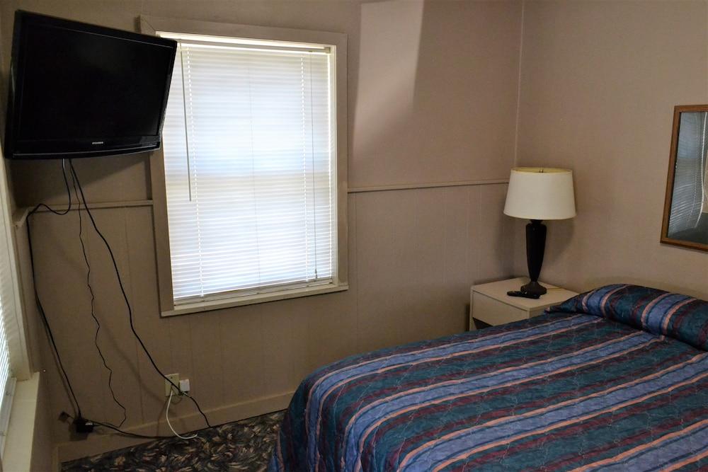 Innkeeper Motel photo 16