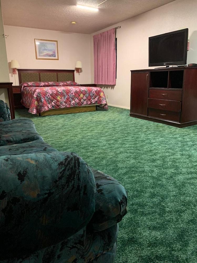 Travelers Inn photo 6
