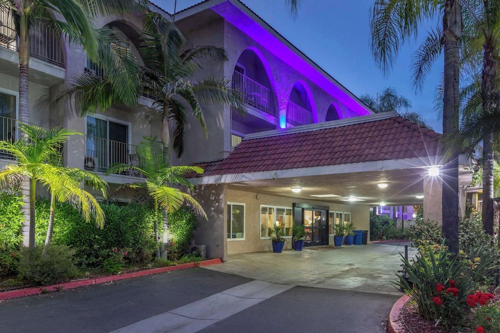 Comfort Inn Escondido San Diego North County photo 1