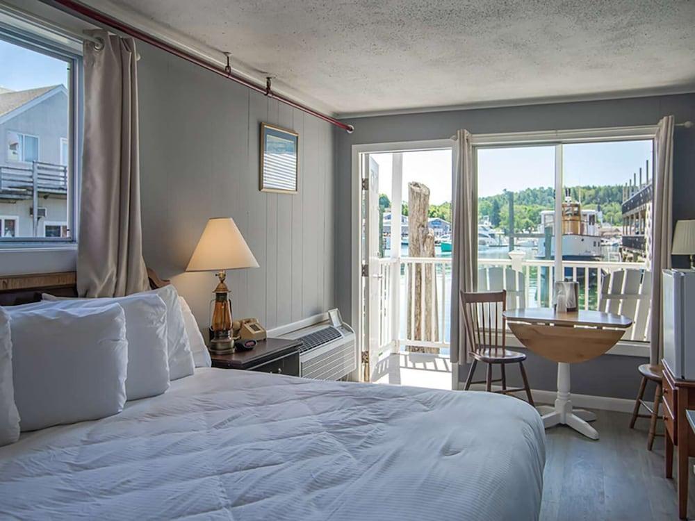 Fishermans Wharf Inn photo 41