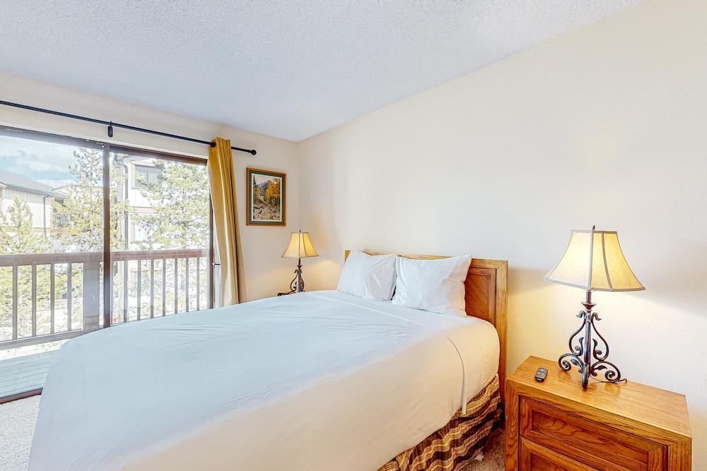 Pine Ridge Condominiums photo 16