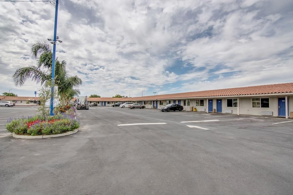 Motel 6 Manteca, CA photo 26