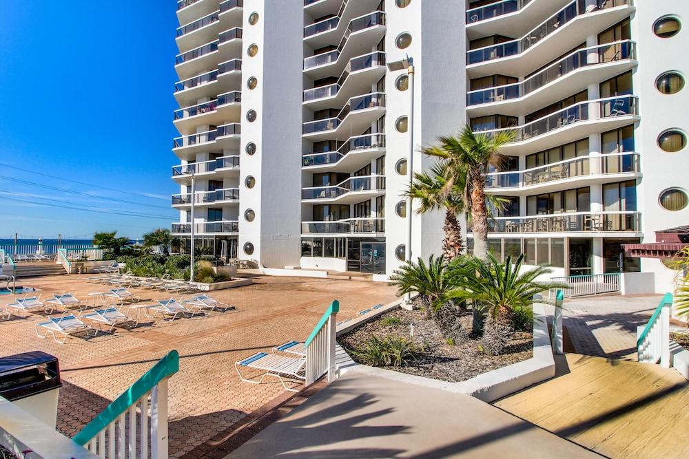 Surfside Resort photo 68