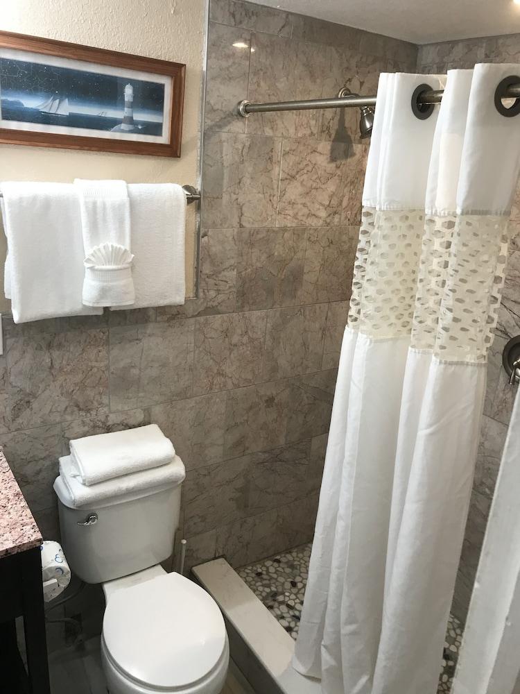 Schooner Hotel photo 47