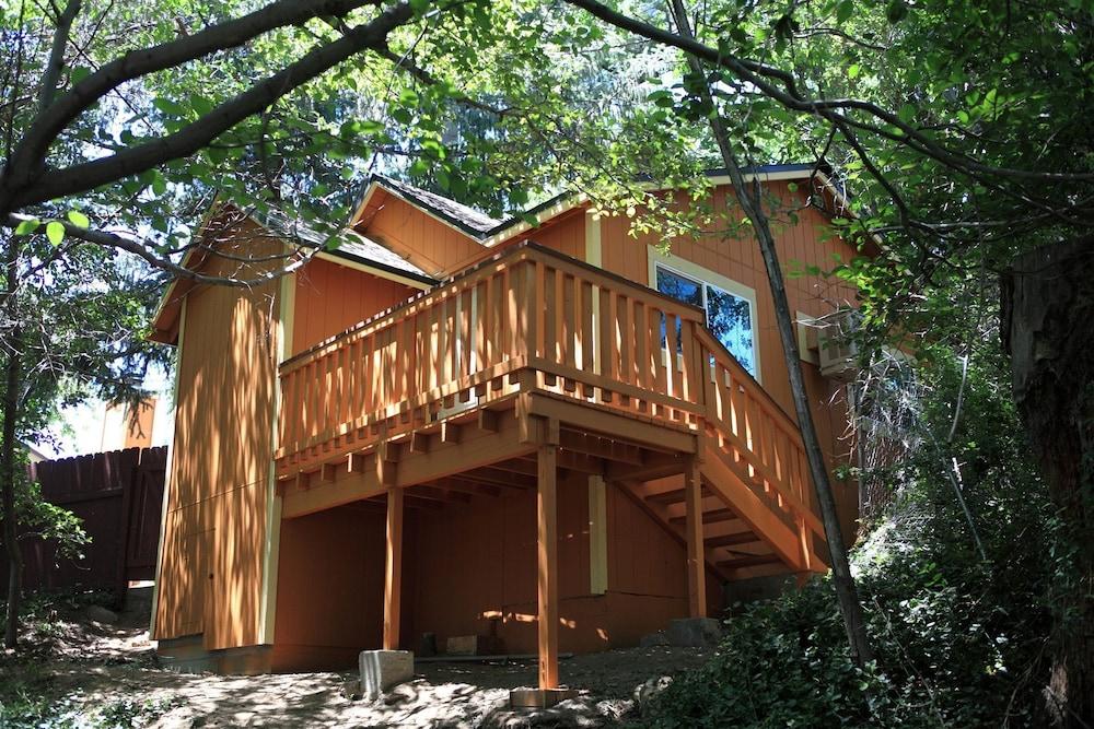 Sleepy Hollow Cabins and Hotel photo 35