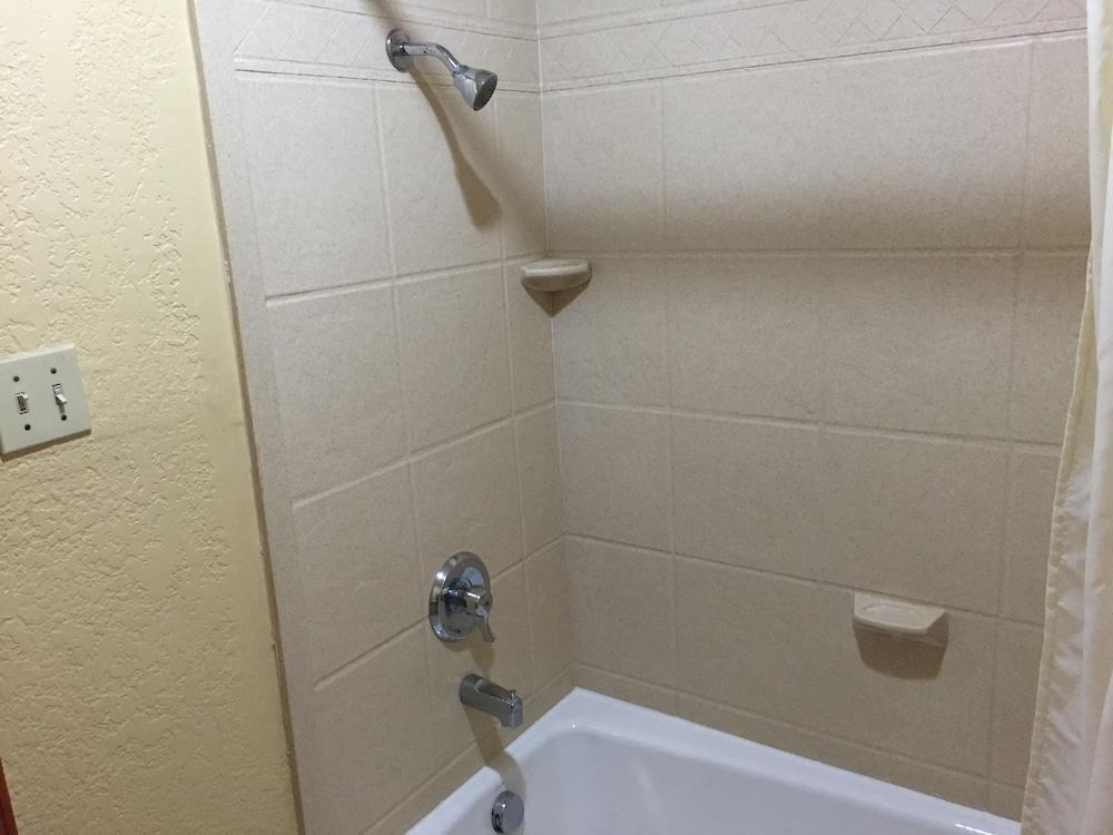 Aloha Inn photo 42