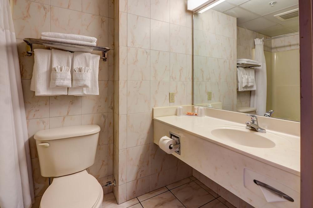 Ocean 1 Hotel and Suites photo 27