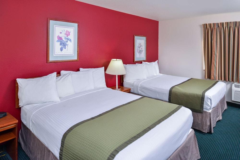 Travelodge Suites by Wyndham Newberg photo 17